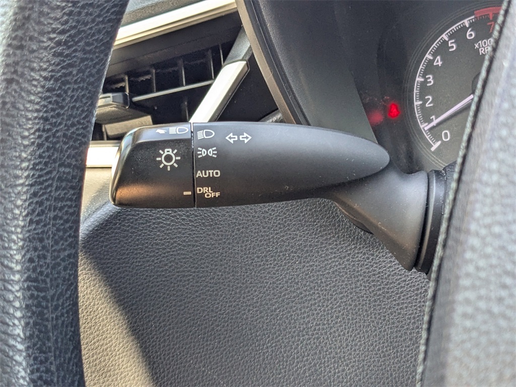 2020 Toyota Corolla LE photo 24