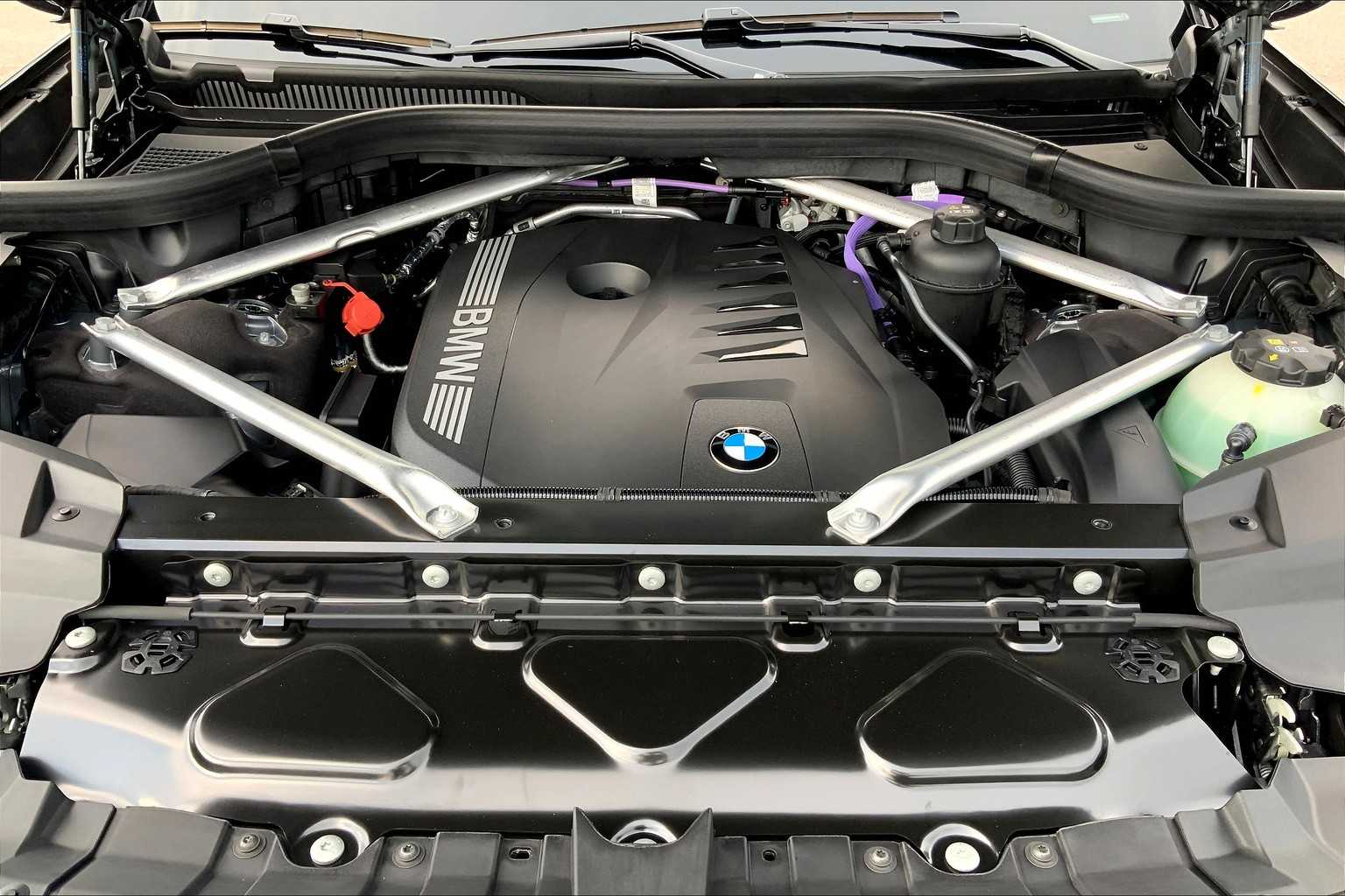 New 2026 Skyscraper Grey Metallic BMW xDrive40i image 16