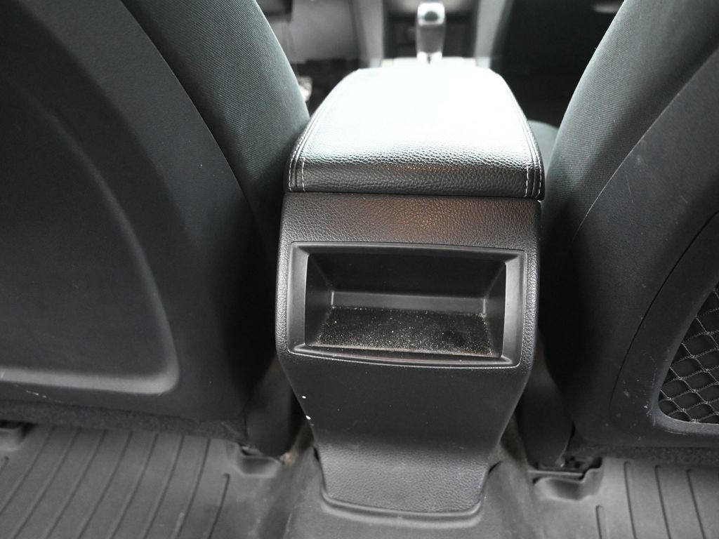 2014 Subaru Legacy 2.5i photo 2