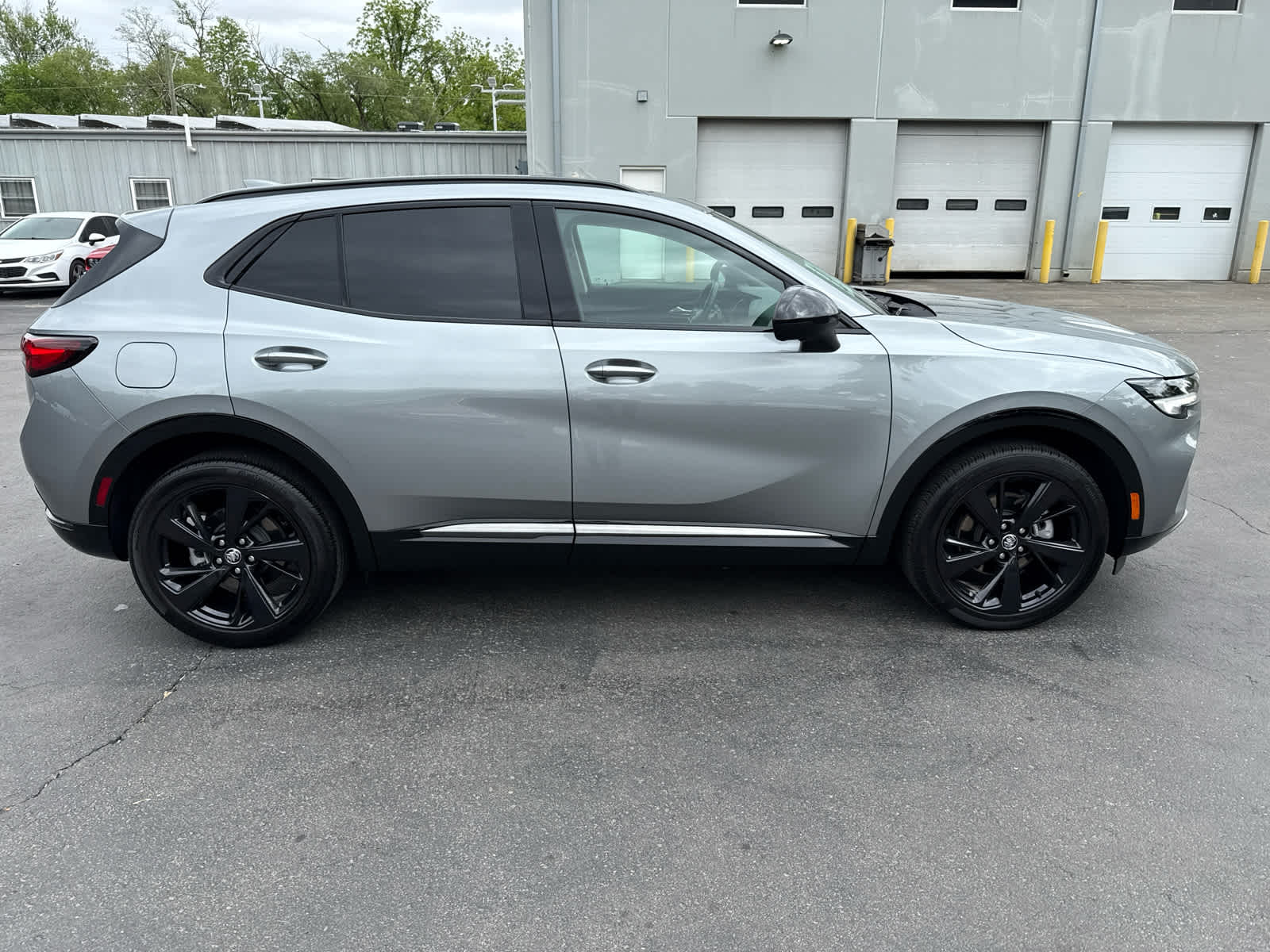 2023 Buick Envision Essence photo 2
