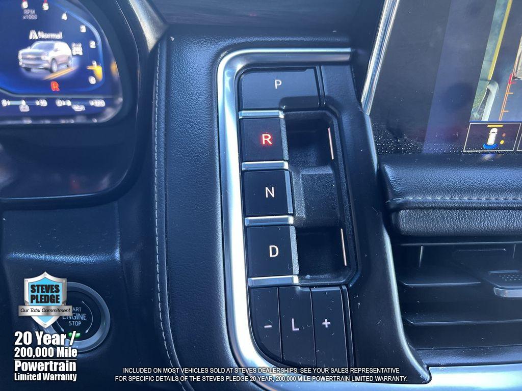 2022 Chevrolet Suburban LT photo 19