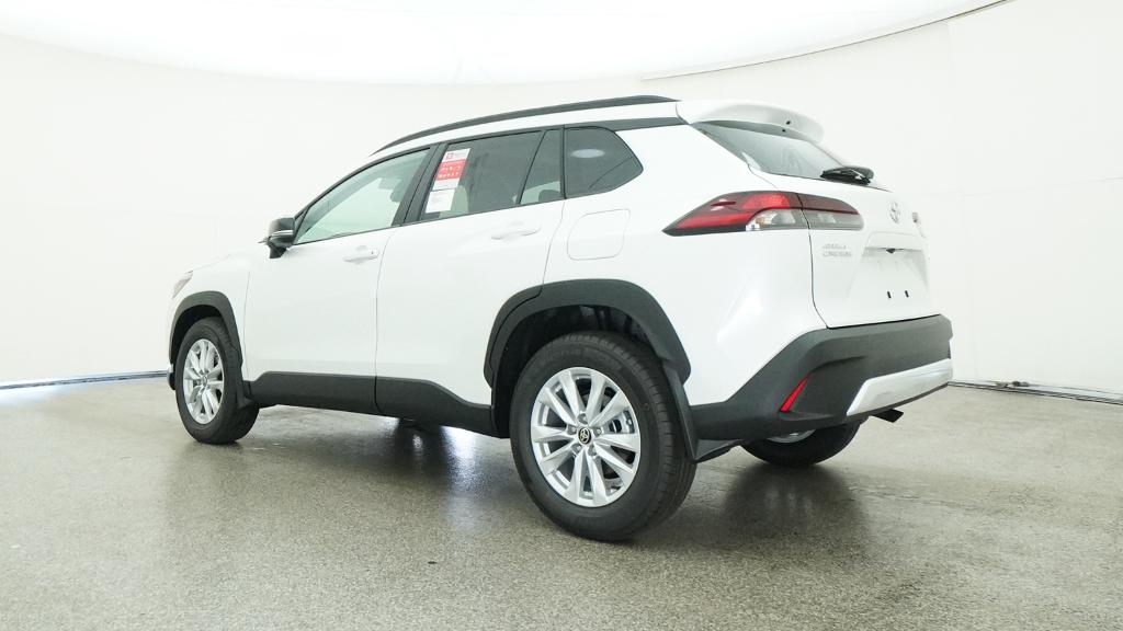 2026 Toyota Corolla Cross LE photo 14