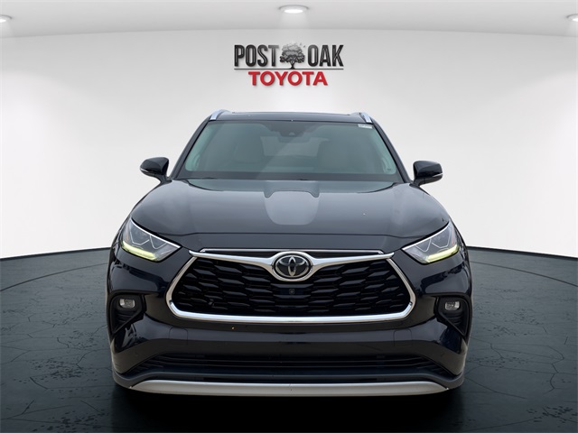 2021 Toyota Highlander Platinum photo 2