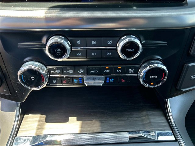 2024 Ford F-150 Lariat photo 29