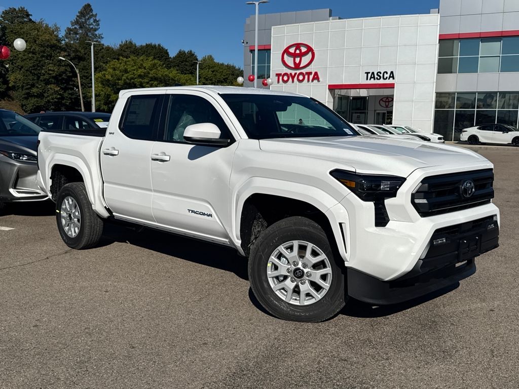 2025 Toyota Tacoma SR5's photo