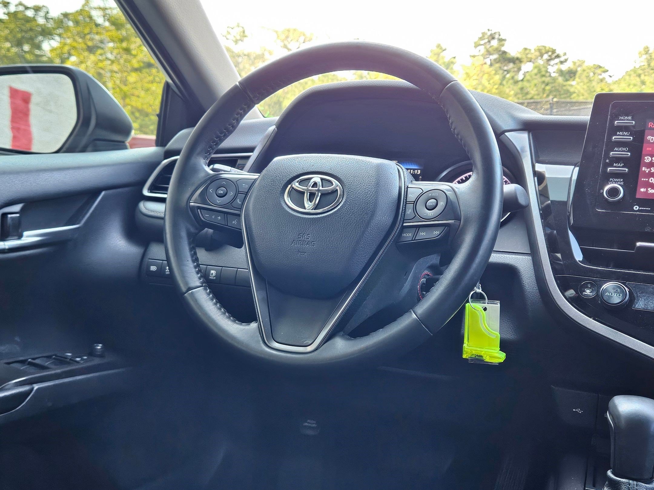 2023 Toyota Camry SE photo 6