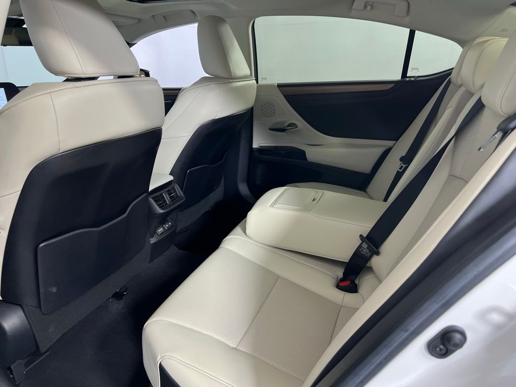 2023 Lexus ES 350 photo 23