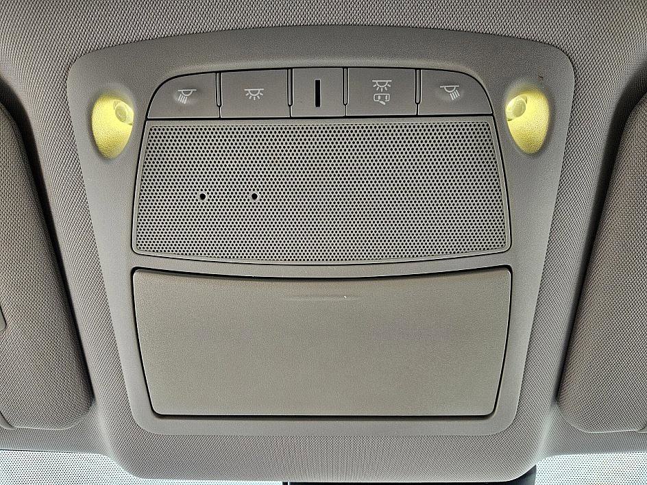 2019 Nissan Rogue SV photo 19
