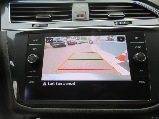 2021 Volkswagen Tiguan SE photo 25