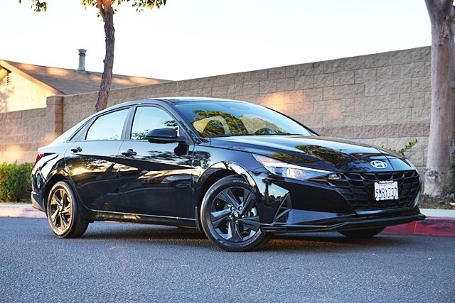 2023 Hyundai Elantra SEL's photo