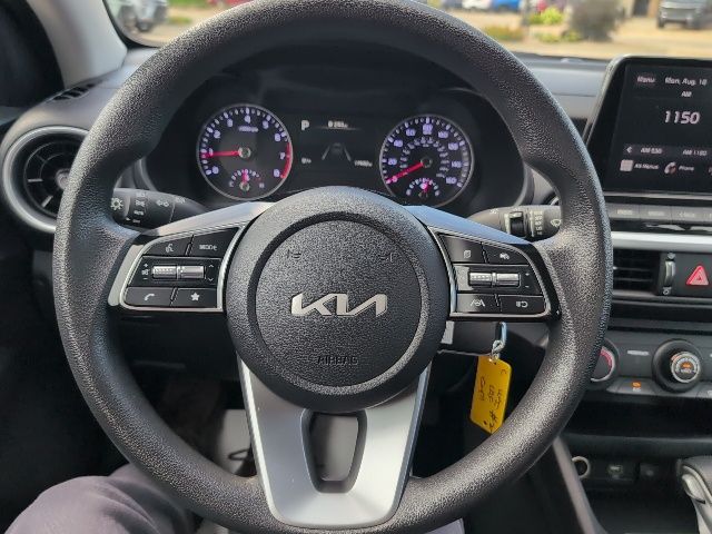 2024 Kia Forte LXS photo 7