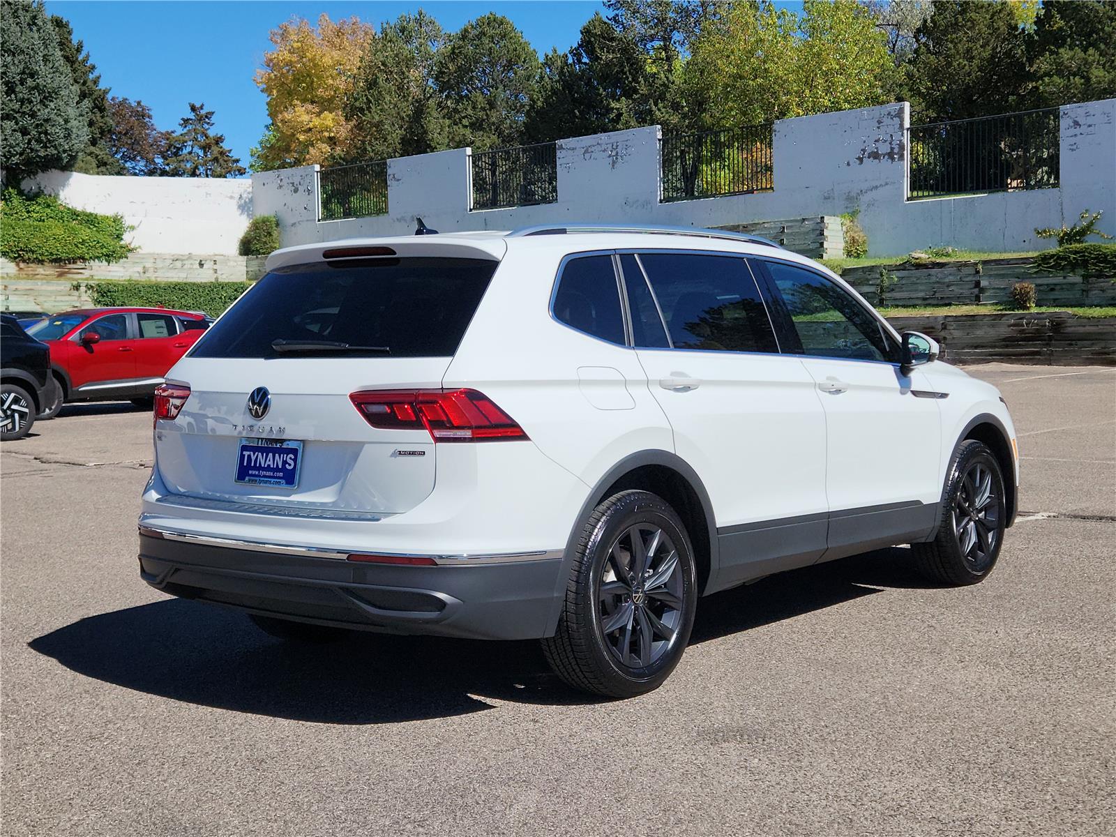 2024 Volkswagen Tiguan SE Wolfsburg Edition photo 3