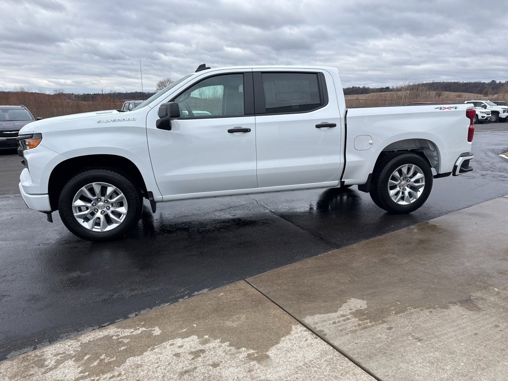 2025 Chevrolet Silverado 1500 Custom photo 4