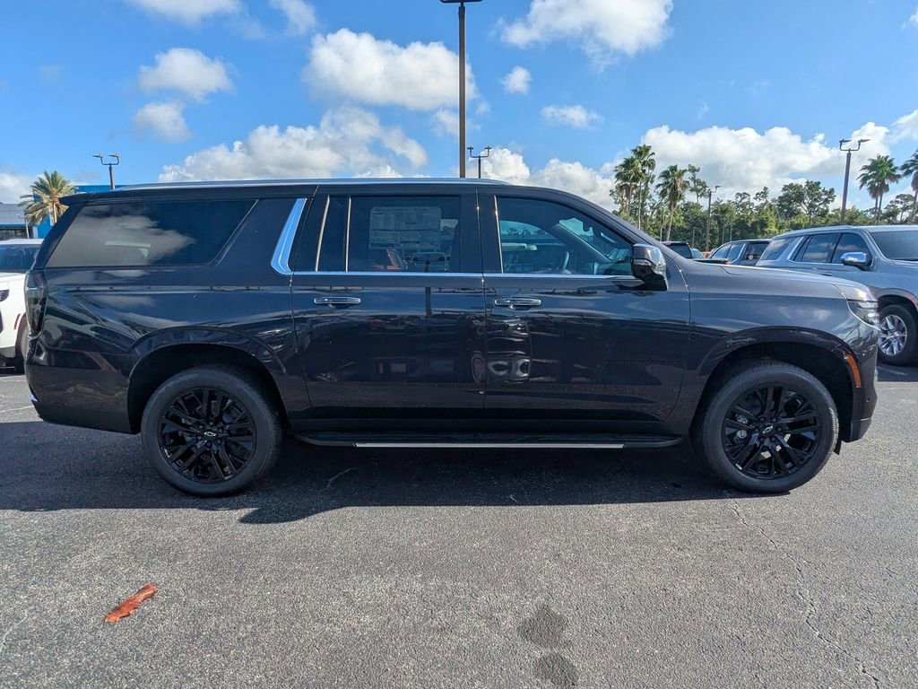 2025 Chevrolet Suburban Premier photo 3