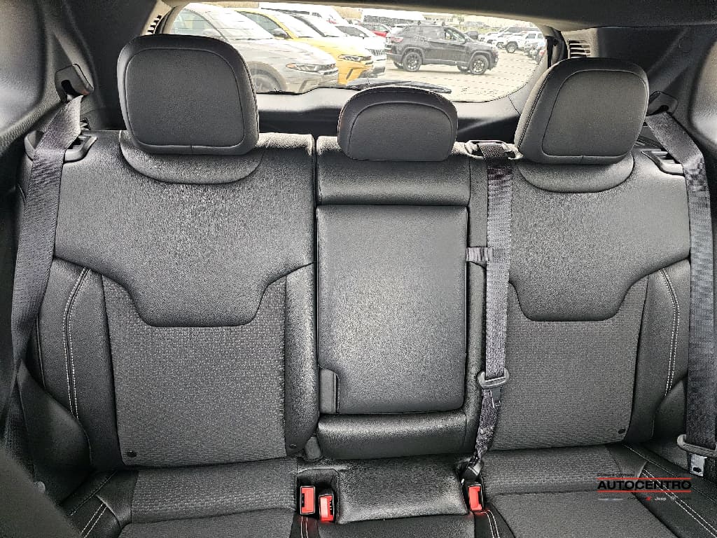2024 Jeep Compass North Edition Latitude photo 2