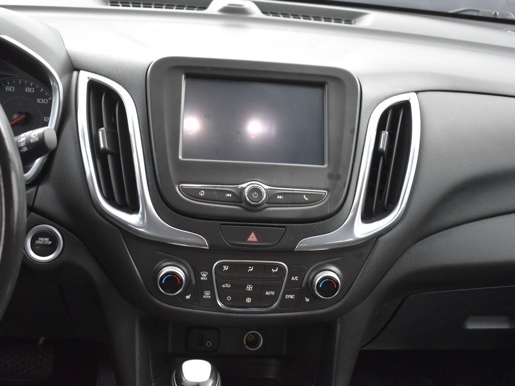 2018 Chevrolet Equinox LT photo 16