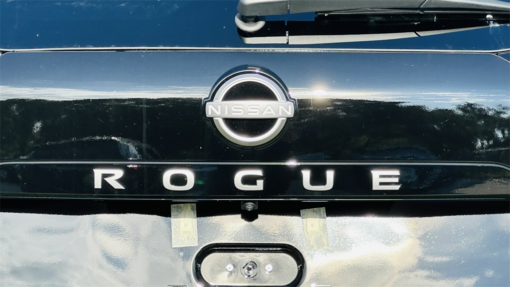 2026 Nissan Rogue S photo 8