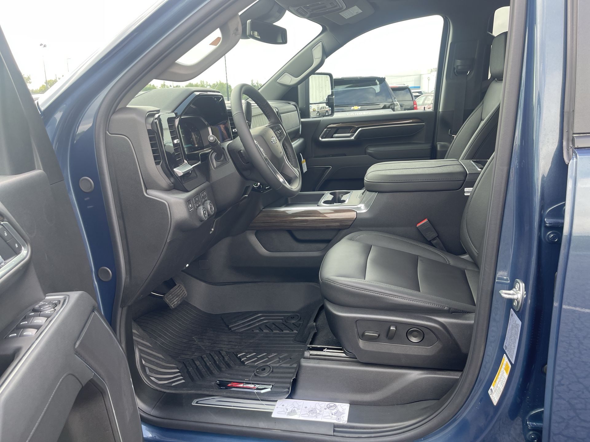 2026 Chevrolet Silverado 2500HD LT photo 43