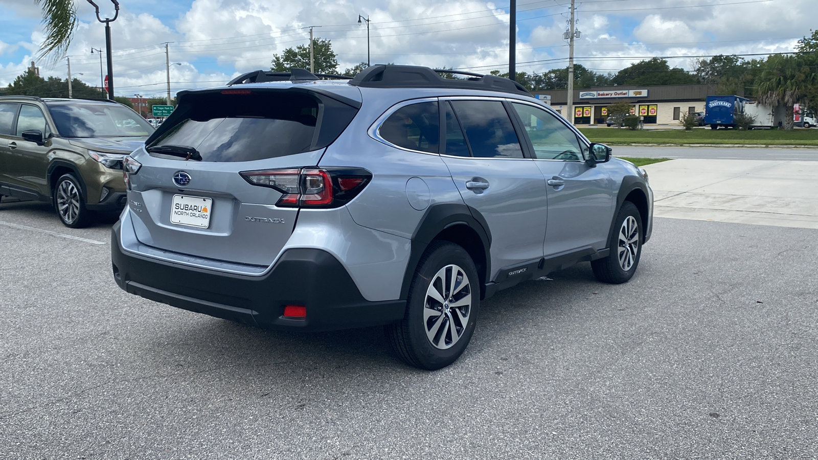 2025 Subaru Outback Premium photo 24