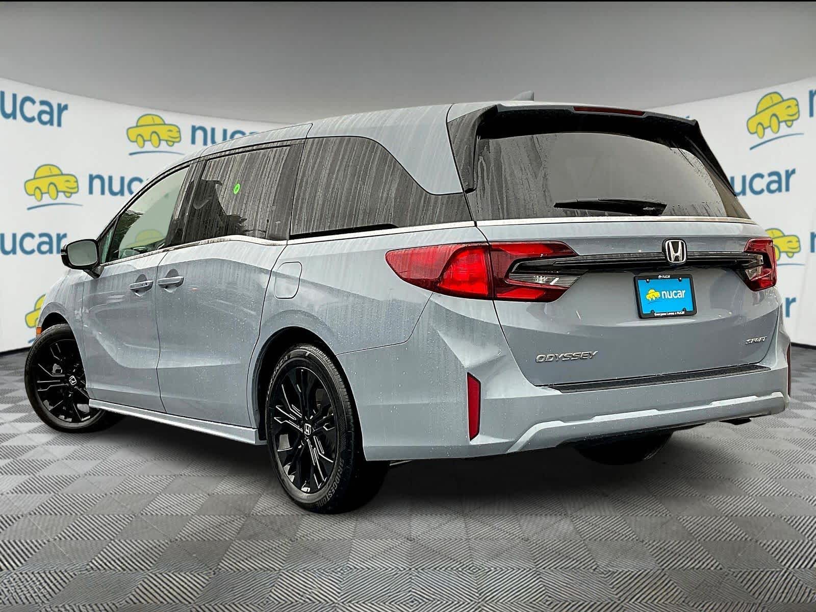 2025 Honda Odyssey photo 3