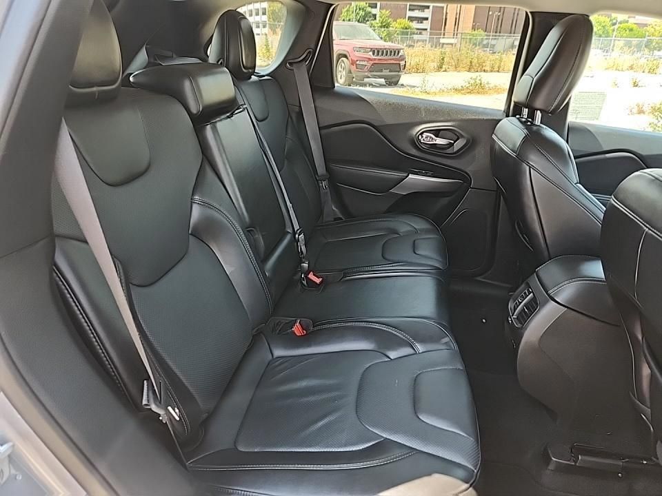 2021 Jeep Cherokee Latitude Lux photo 14