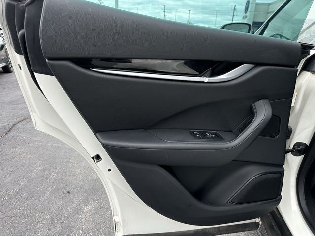 2021 Maserati Levante Base photo 20