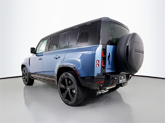 2025 Land Rover Defender 110 X-Dynamic SE photo 4