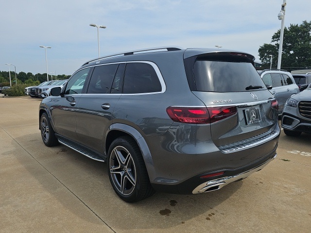 2026 Mercedes Benz GLS 450 4MATIC photo 4