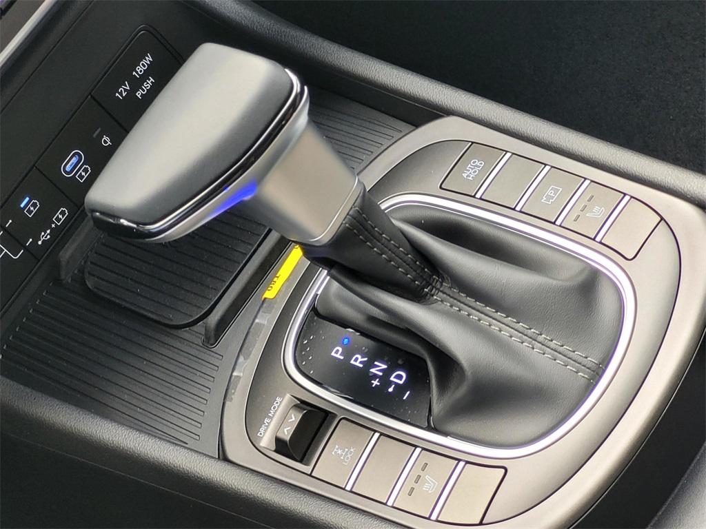 2026 Hyundai Kona SEL photo 21