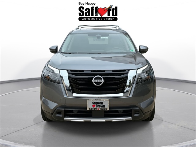 2025 Nissan Pathfinder Platinum photo 9
