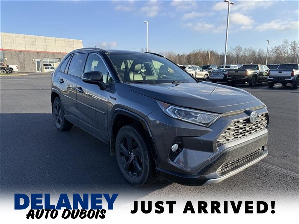 2020 Toyota RAV4 XSE's photo