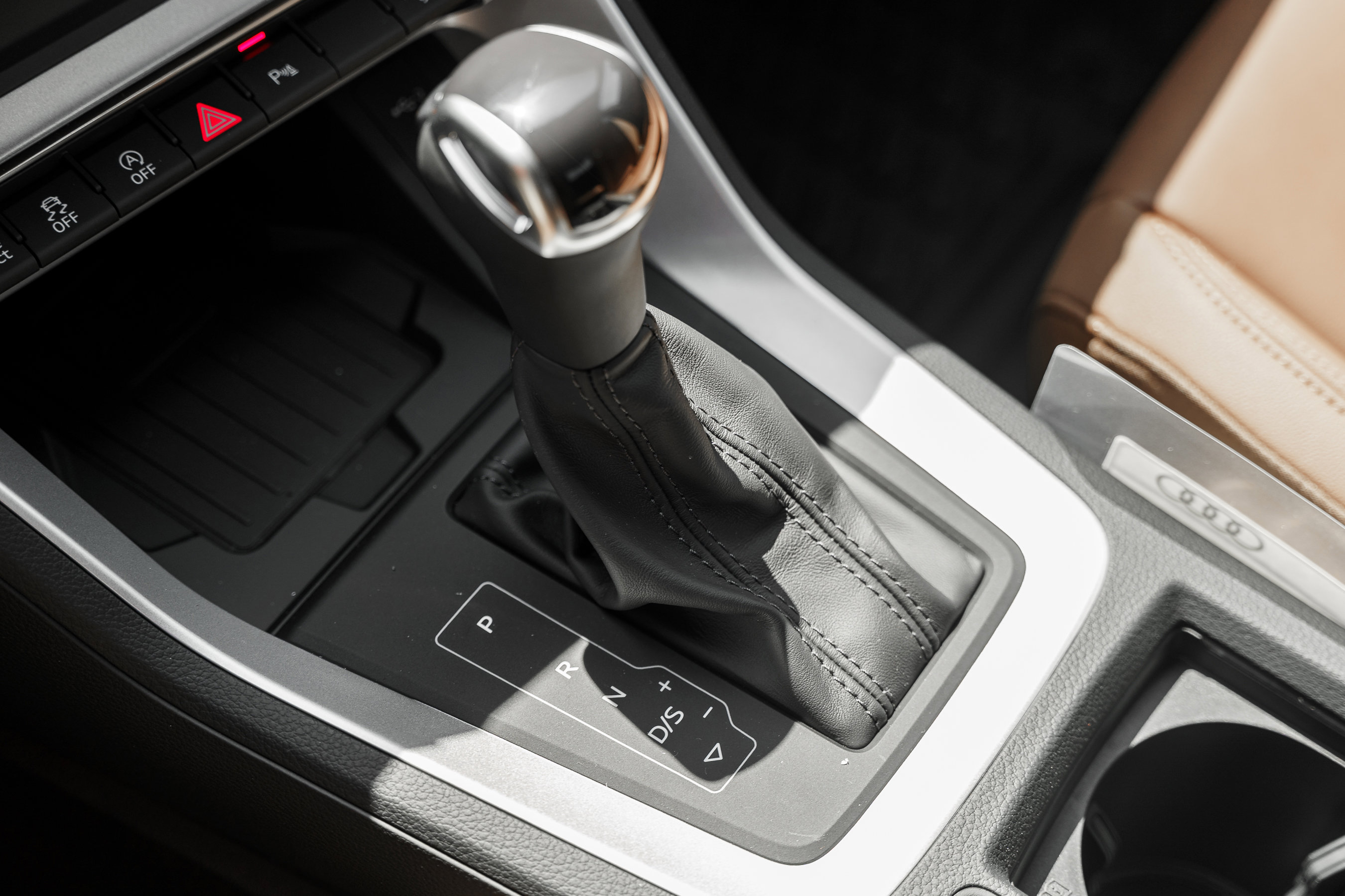 2025 Audi Q3 S line Premium Plus photo 9