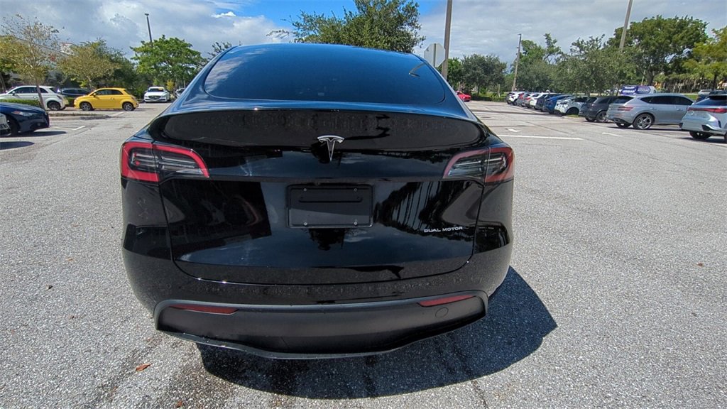 2022 Tesla Model Y Long Range photo 4
