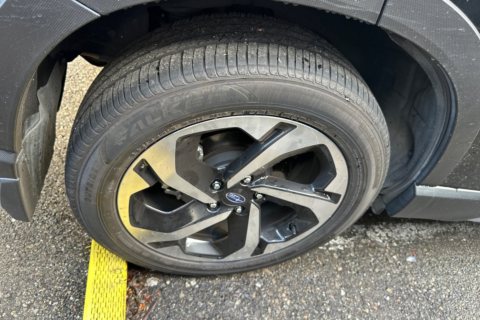 2023 Subaru Forester Touring photo 4