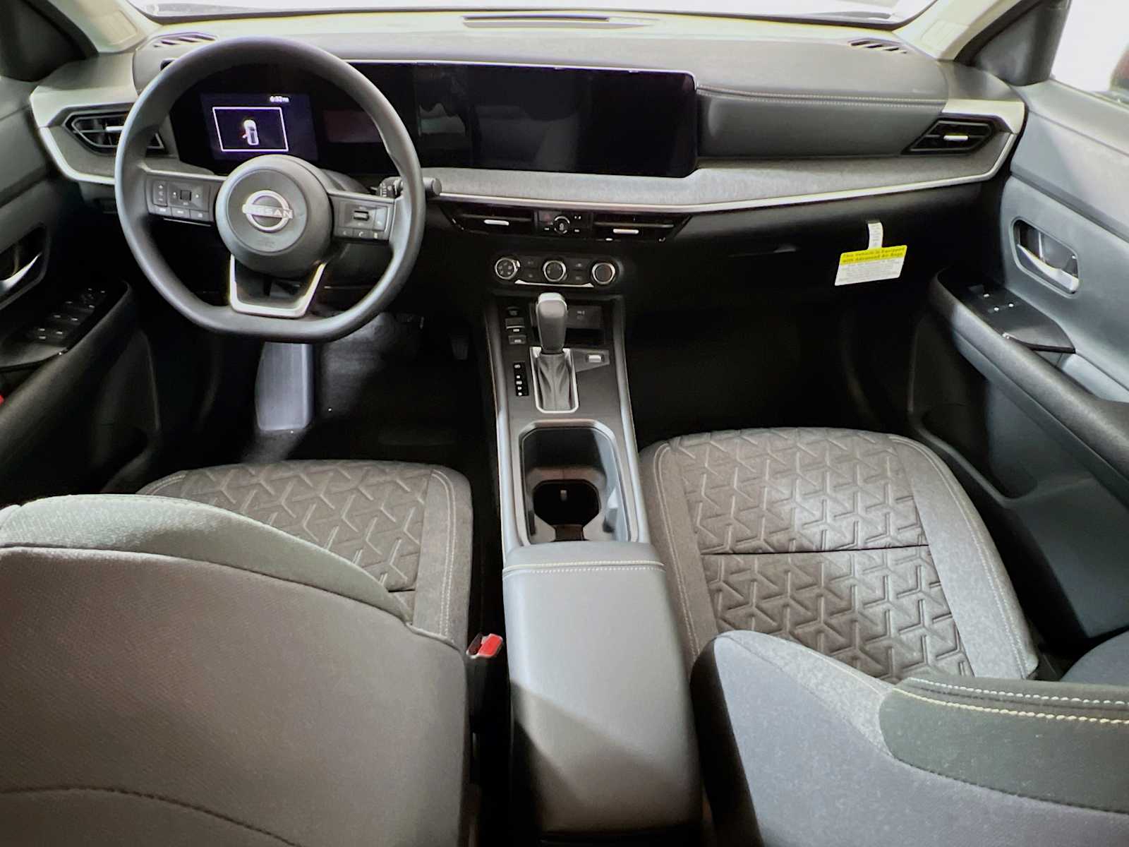 2025 Nissan Kicks SV photo 2