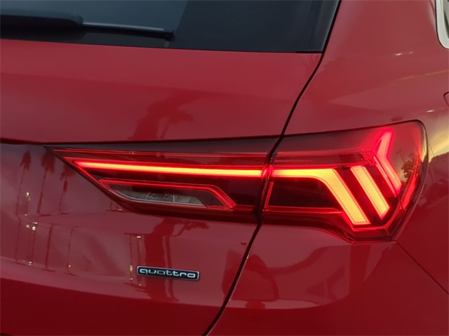 2022 Audi Q3 S line Premium Plus photo 8