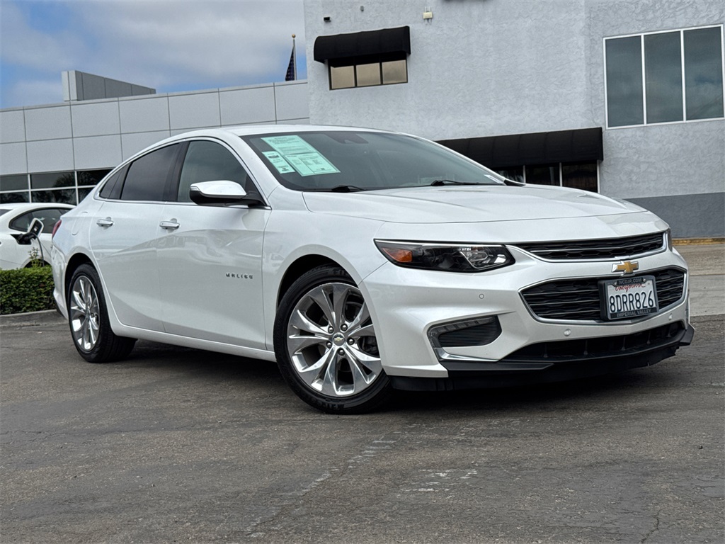 2018 Chevrolet Malibu Premier photo 2