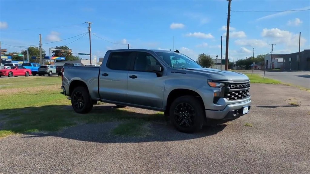 2026 Chevrolet Silverado 1500 Custom photo 2