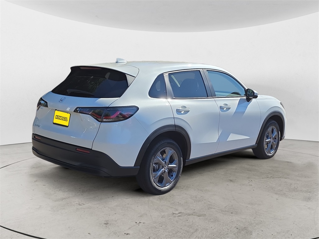 2026 Honda HR-V LX photo 5