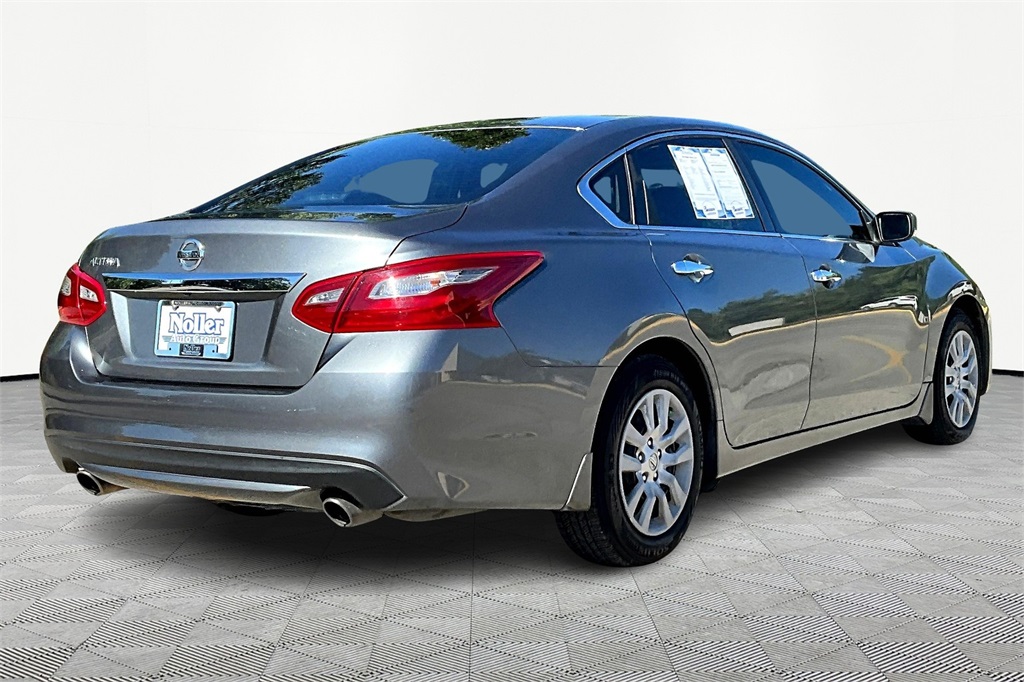 Used 2018 Nissan Altima S with VIN 1N4AL3APXJC225198 for sale in Kansas City