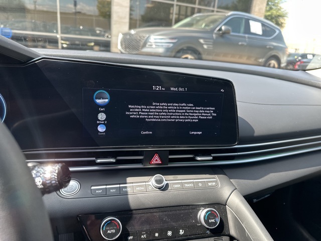 2024 Hyundai Elantra SEL photo 8