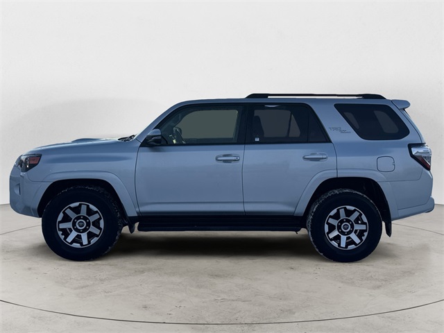 2022 Toyota 4Runner TRD Off-Road Premium photo 2
