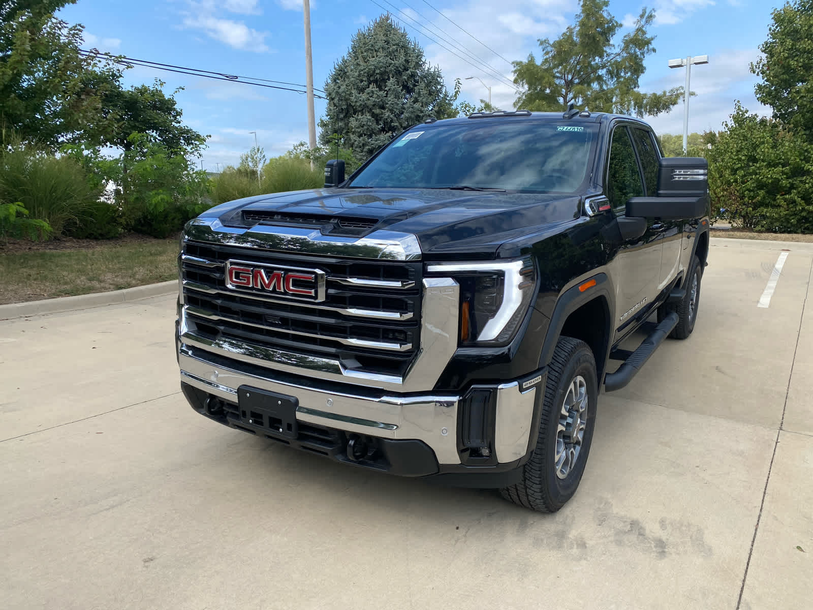 2026 Gmc Sierra 2500 HD SLE photo 2