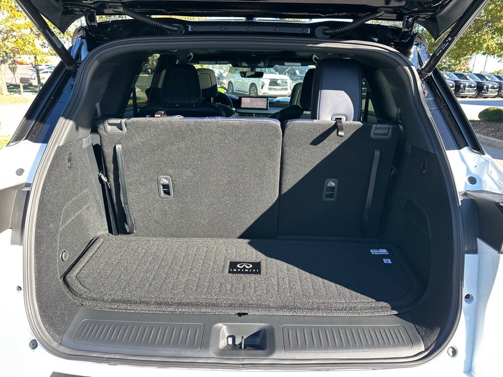 2026 Infiniti QX60 Luxe photo 3