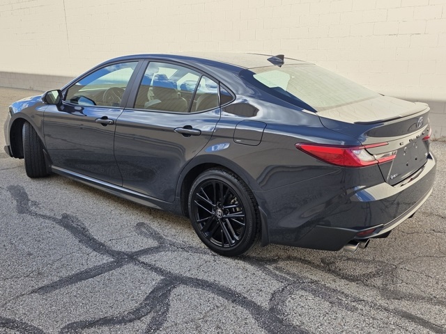 2025 Toyota Camry SE photo 3