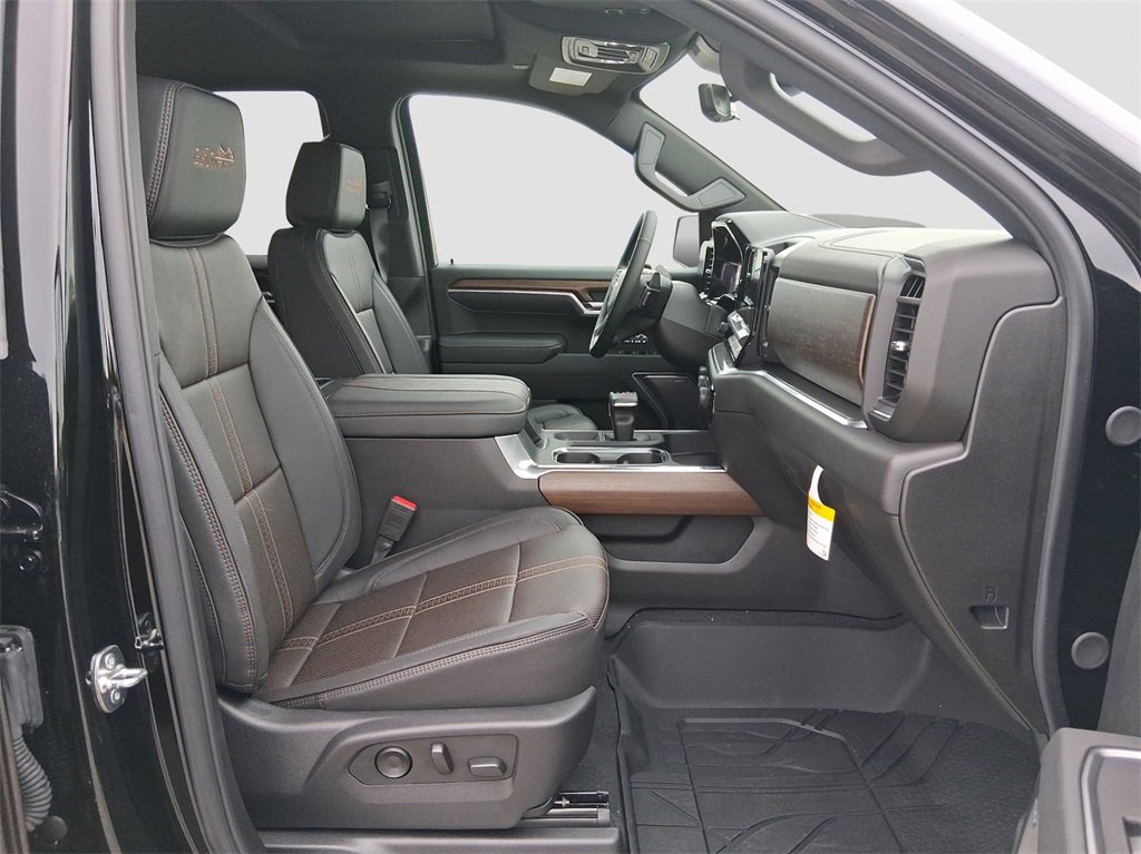 2025 Chevrolet Silverado 1500 High Country photo 18
