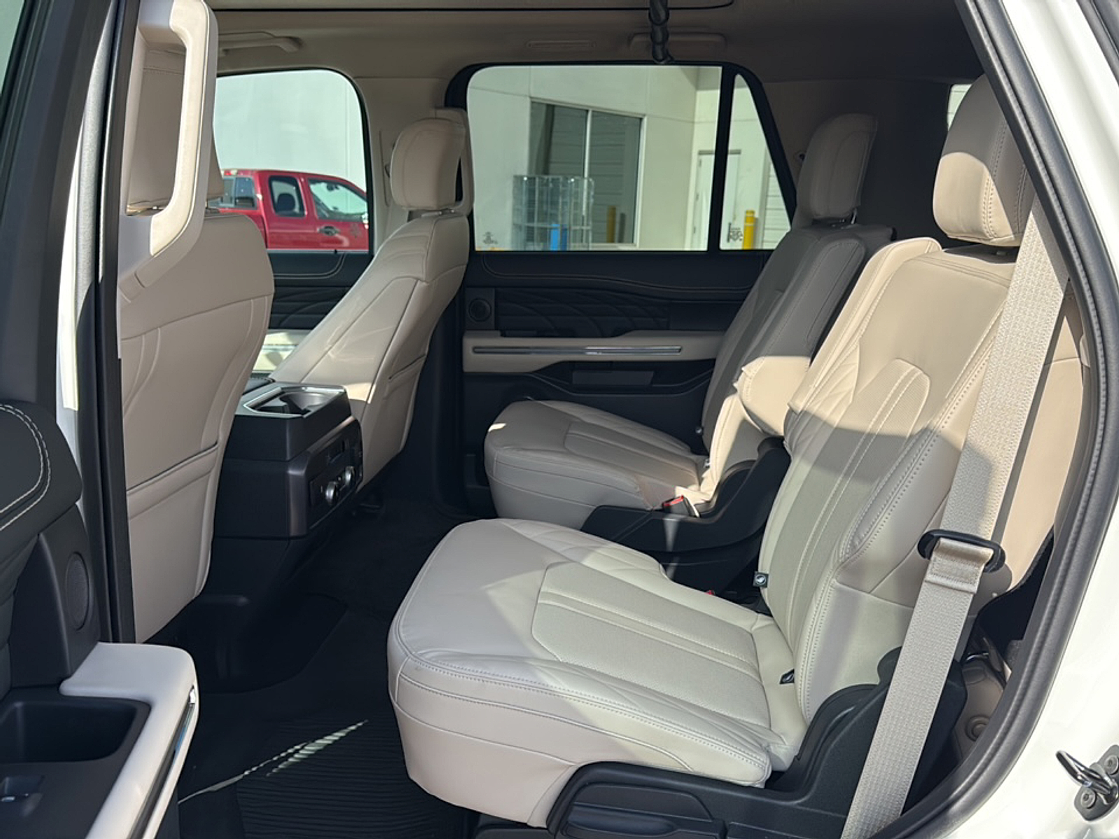 2024 Ford Expedition Platinum photo 4