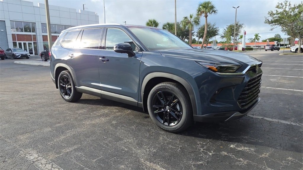 2026 Toyota Grand Highlander Platinum's photo