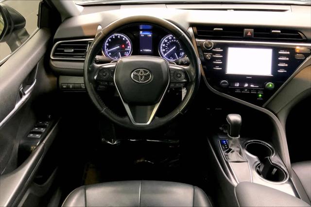 2020 Toyota Camry SE photo 5