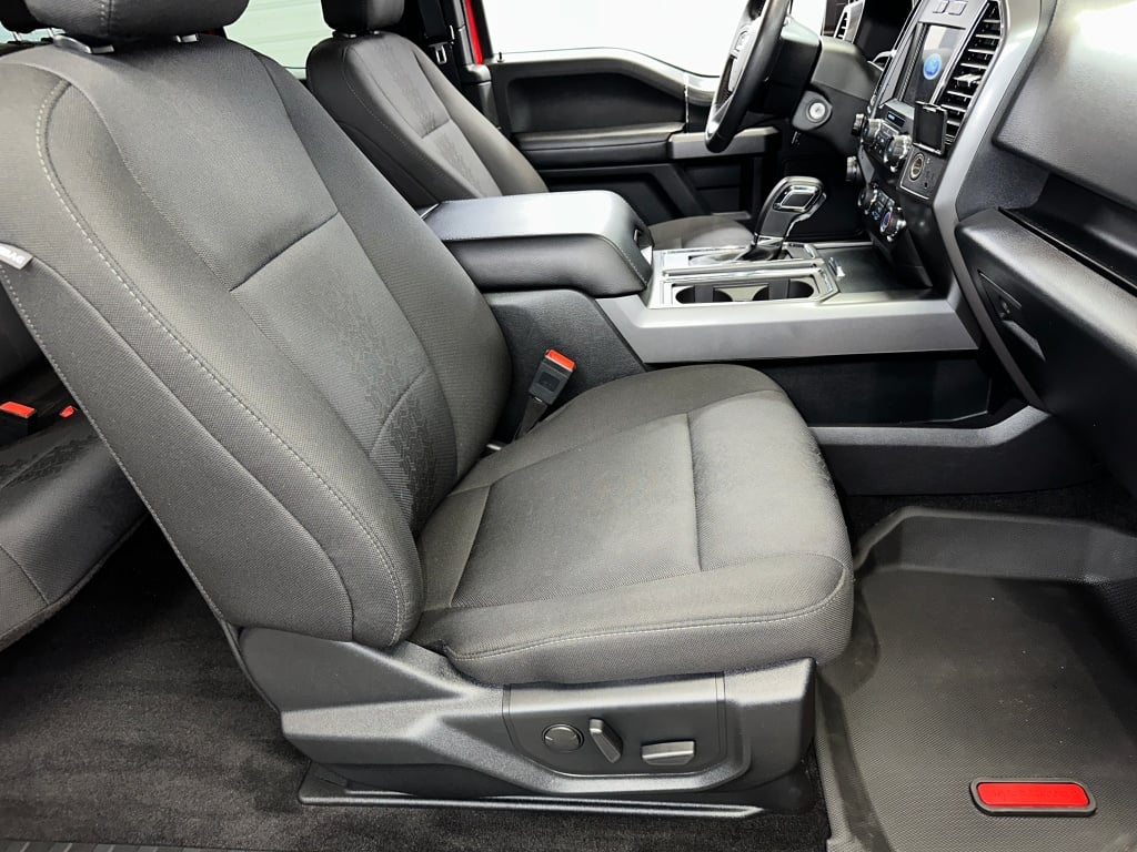 2019 Ford F-150 XLT photo 29